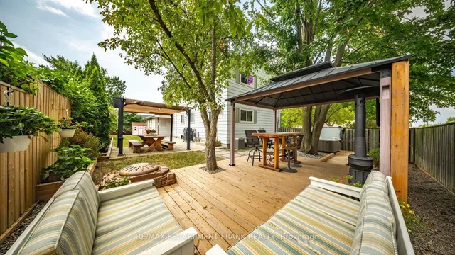 Additional image 35 of 1 YORKDALE Cres