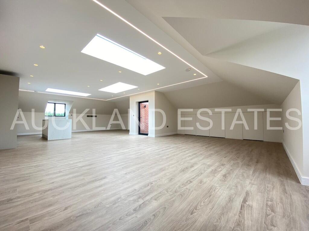 Additional image 4 of Westland Lodge, Brookmans Park