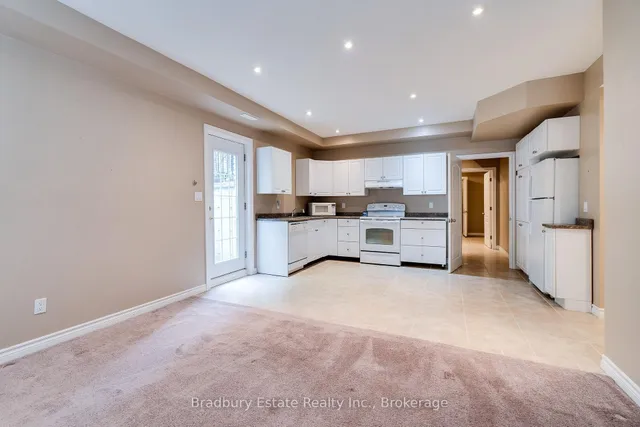 Additional image 23 of 32 Chambers Dr