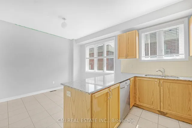 Additional image 16 of 21 Kayak Hts