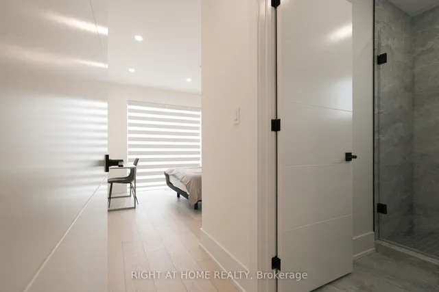 Additional image 21 of 584 WALKERS Line