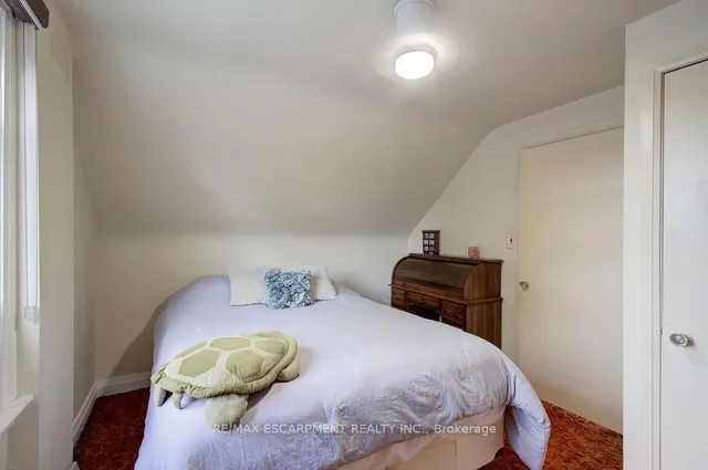 Additional image 23 of 402 Crockett St