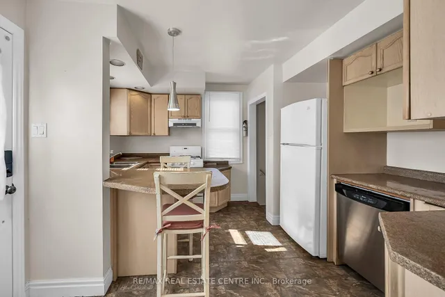 Additional image 4 of 894 Garth St