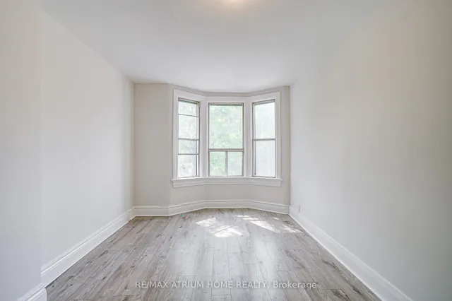 Additional image 33 of 1000 Dundas St