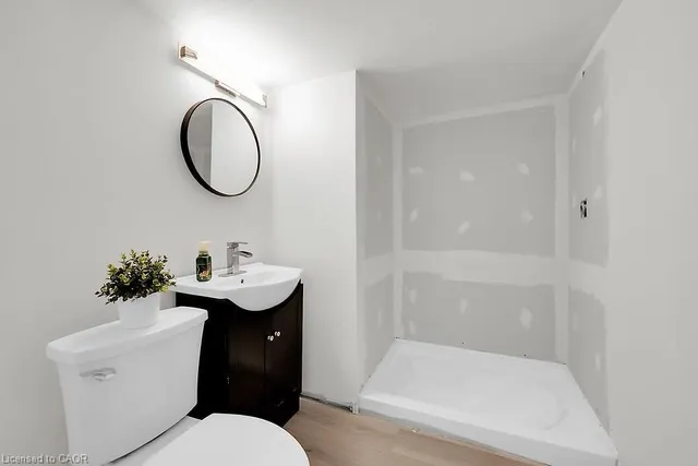 Additional image 30 of 515 Upper James St