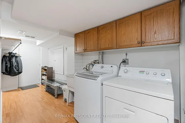 Additional image 34 of 823 Ledbury Cres