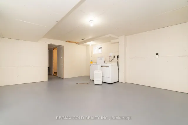 Additional image 38 of 18 Dunbarton Cres