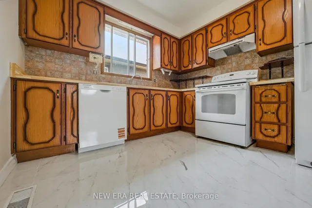 Additional image 13 of 3 Envoy Blvd