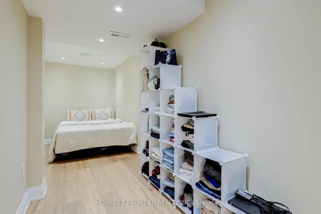 Additional image 49 of 422 Hinton Terr