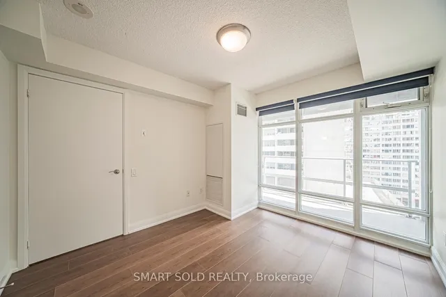 Additional image 43 of 2191 Yonge St Unit 901