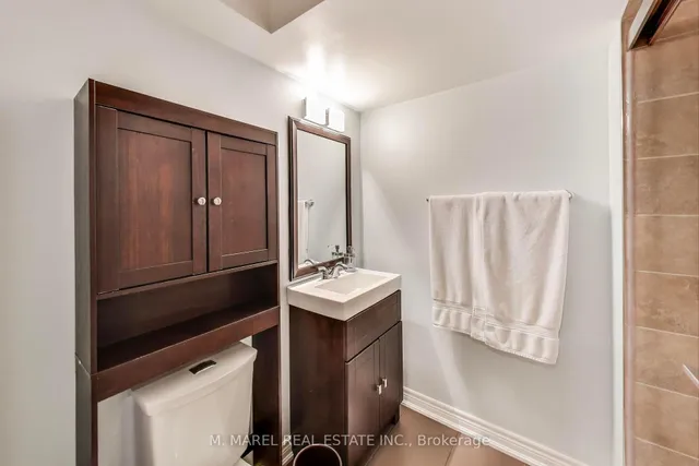 Additional image 31 of 74 Bradley Ave