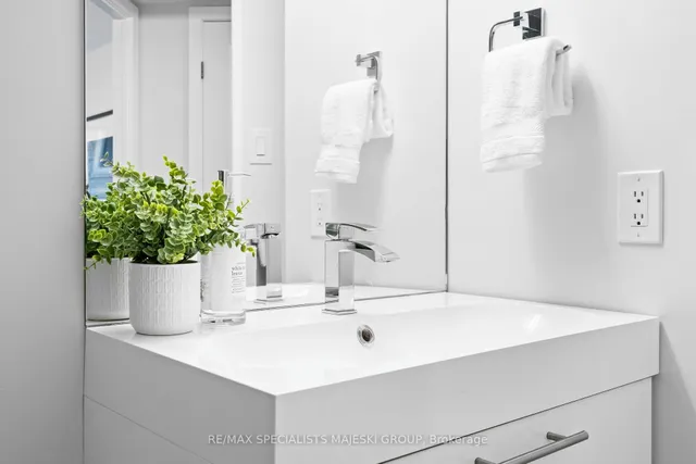 Additional image 38 of 30 Wellington St Unit 1005