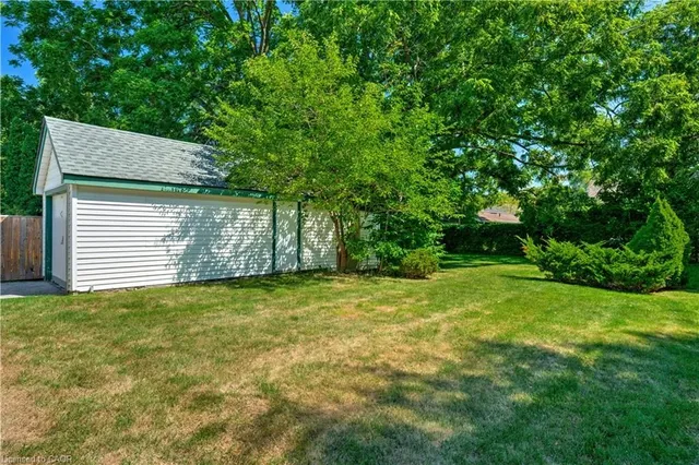 Additional image 34 of 257 Broadway Ave