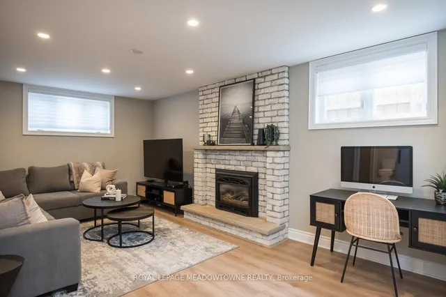 Additional image 27 of 613 Foster Crt