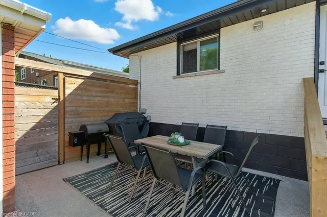 Additional image 39 of 30 Cloke Crt