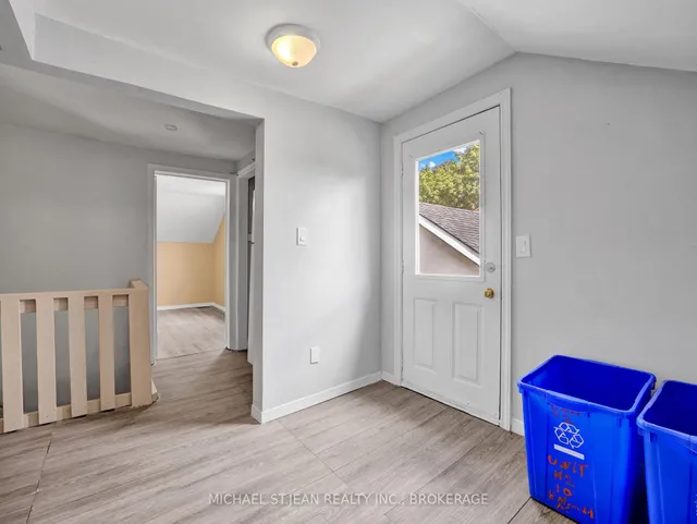 Additional image 23 of 110 Emerald St