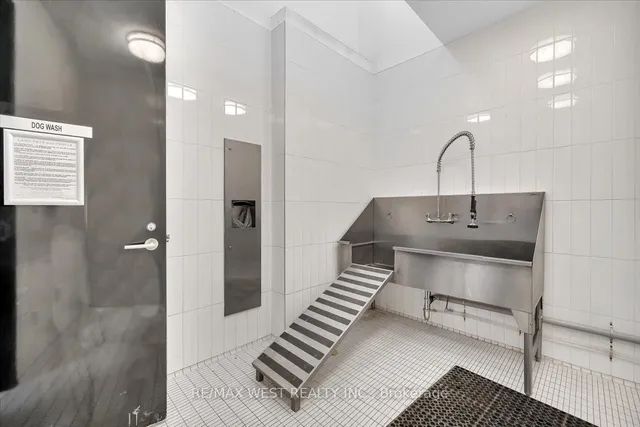 Additional image 31 of 56 Annie Craig Dr Unit 1603