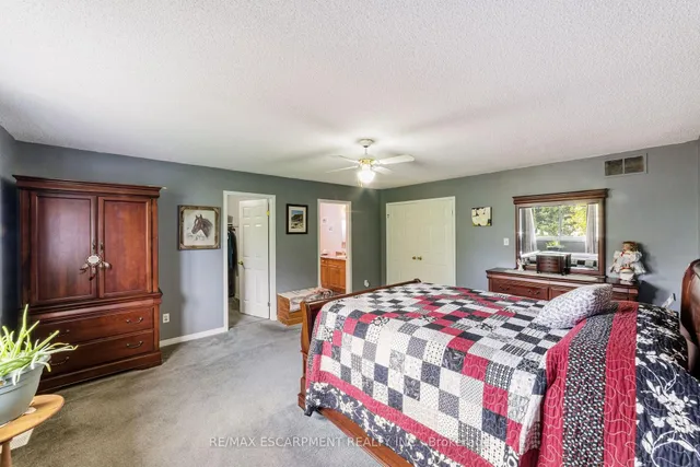 Additional image 17 of 47 Leaway Ave