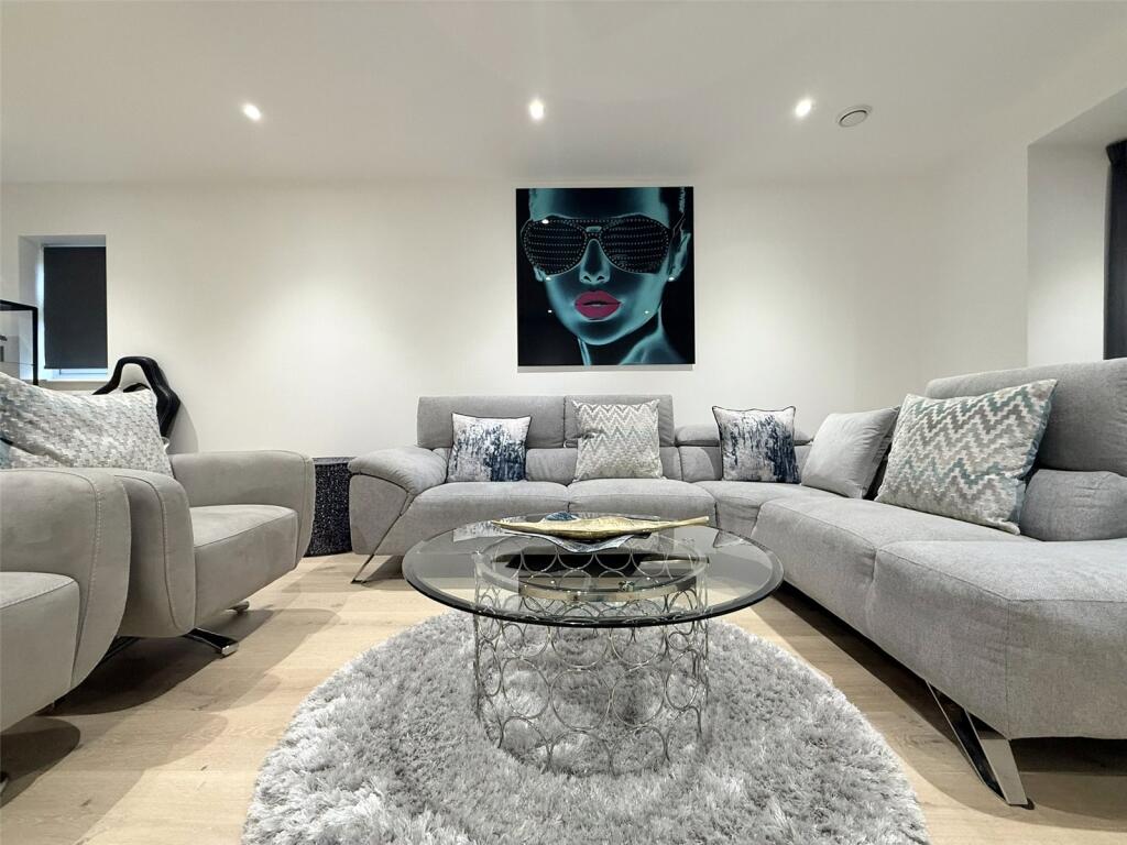 Additional image 7 of Georges Wood Road, Brookmans Park, AL9