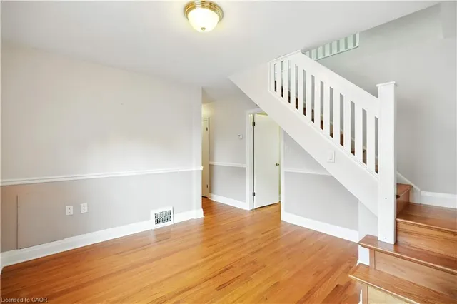 Additional image 14 of 127 Garside Ave