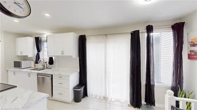 Additional image 10 of 6 Adler Ave