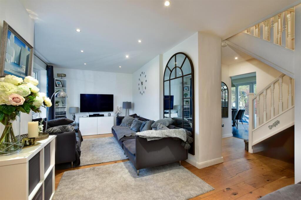 Additional image 6 of Maplefield, Park Street, St. Albans