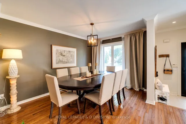 Additional image 10 of 2448 Capilano Cres