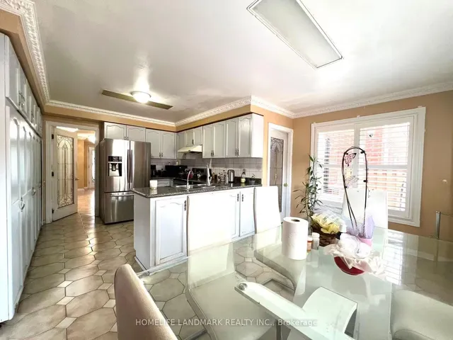 Additional image 10 of 327 Goldhawk Tr