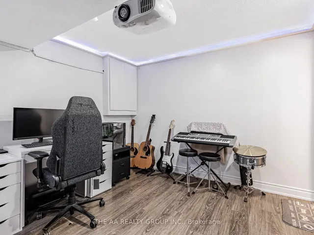 Additional image 25 of 50 Bridletowne Circ Unit 20