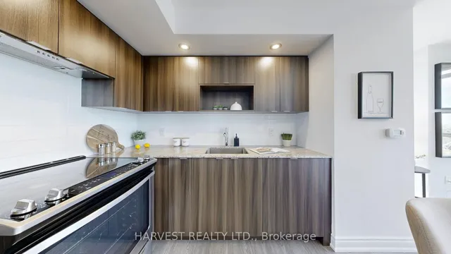 Additional image 17 of 225 Village Green Sq Unit 2103