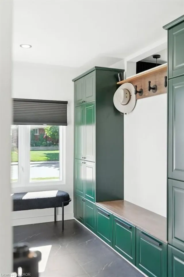 Additional image 26 of 30 Cloke Crt