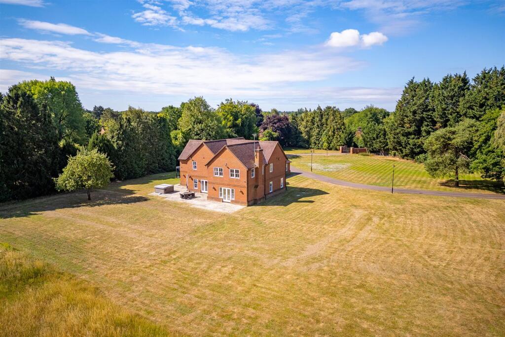 Additional image 27 of Pottersheath Road, Welwyn