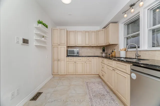 Additional image 16 of 2295 Barclay Rd