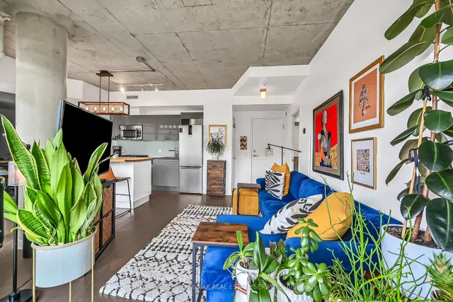 Additional image 6 of 1201 Dundas St Unit 902