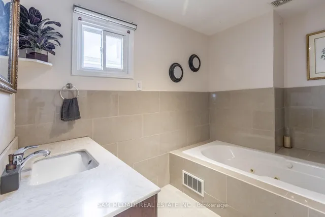 Additional image 24 of 100 Castlehill Rd