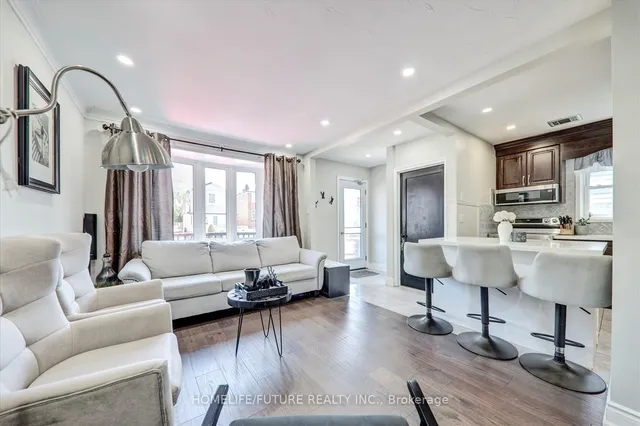 Additional image 11 of 26 North Bonnington Ave