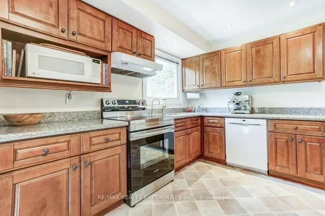 Additional image 18 of 1231 Kingsmead Cres