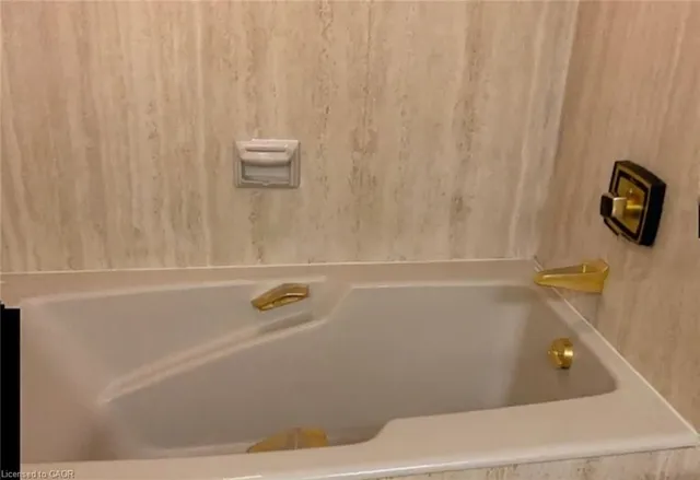 Additional image 16 of 65 Harbour Sq Unit 906