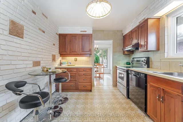 Additional image 16 of 6 Tapley Dr