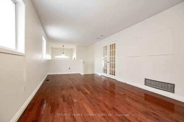 Additional image 13 of 272 Vintage Gate