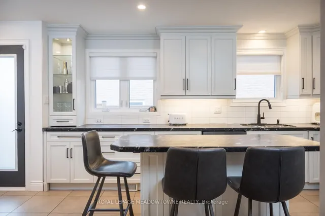 Additional image 14 of 613 Foster Crt