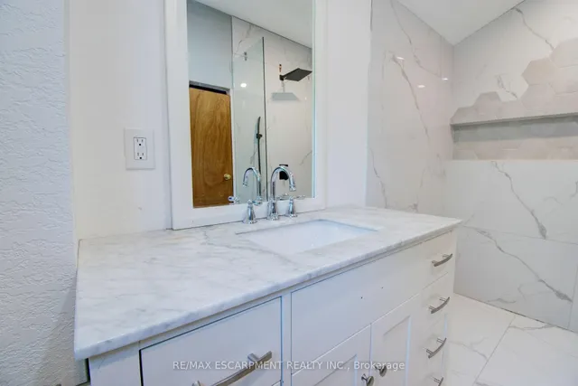 Additional image 26 of 85 East 37th St
