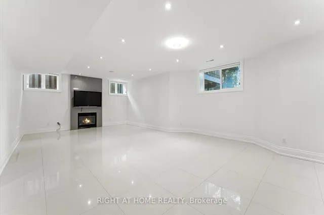 Additional image 43 of 392 Princess Ave