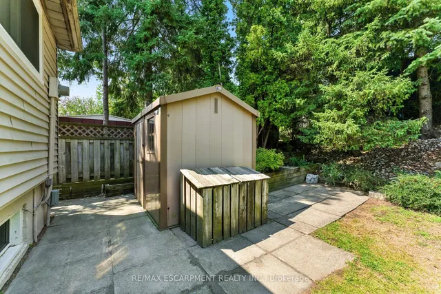 Additional image 32 of 51 Pleasant Ave