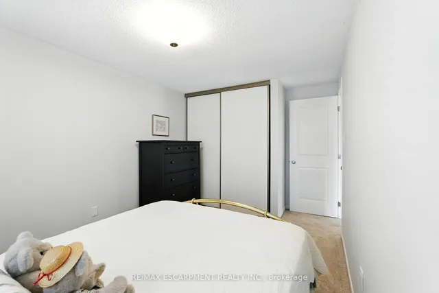 Additional image 29 of 1559 Riley Ave