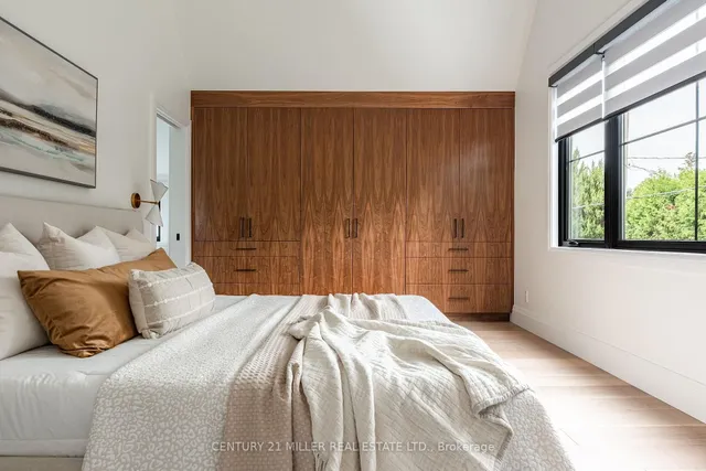 Additional image 35 of 935 Harvey Pl