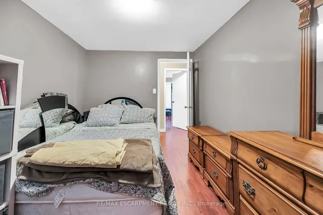 Additional image 15 of 25 Redbury St Unit 18
