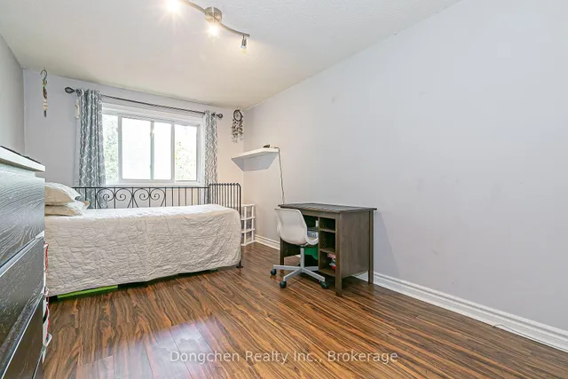 Additional image 39 of 14 Carl Cres