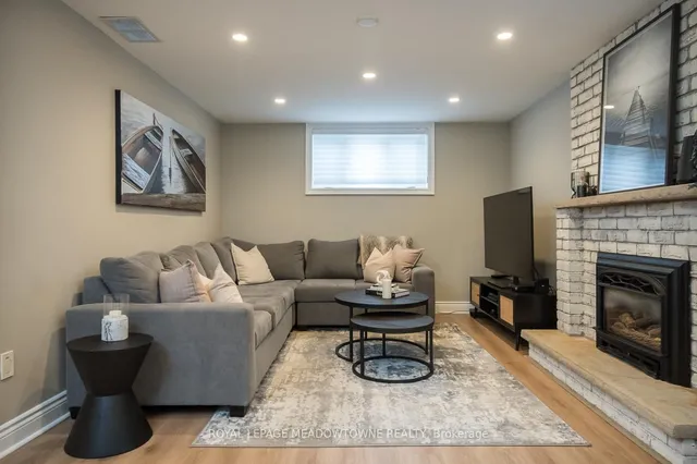 Additional image 26 of 613 Foster Crt