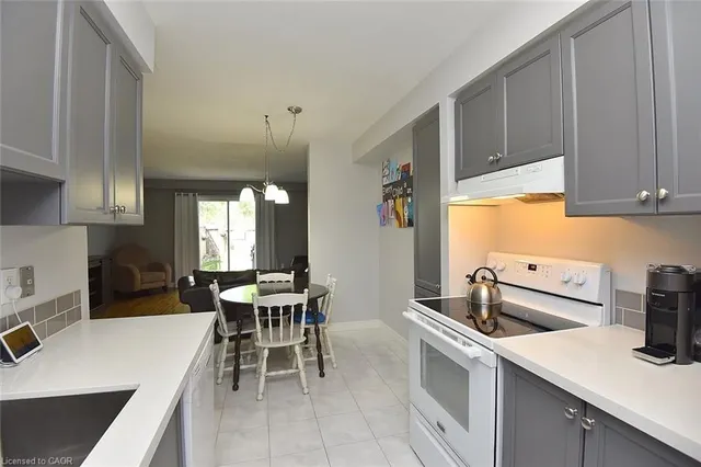 Additional image 16 of 15 Bronte Crt